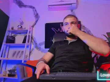 Cam4 Live Porn of MaximusDicks