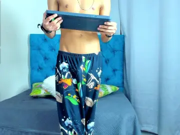 Cam4 Free Live Porn of Taylor_Black_