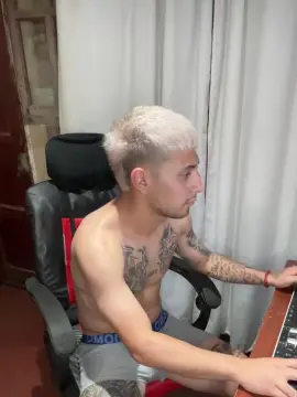 Cam4 Live Porn of demoniioojoaqu3