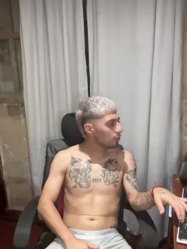 Cam4 Live Sex Cam of demoniioojoaqu3