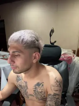 Cam4 Live Sex Cam of demoniioojoaqu3