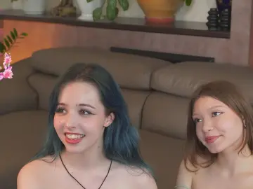 Cam4 Live Porn of ChantalTretera