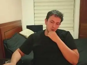 Cam4 Sex Cam of Serguioguecha33