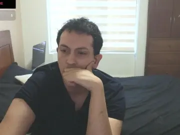Cam4 Live Sex of Serguioguecha33