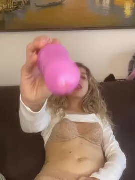 Cam4 Live Sex Cam of emilychannel