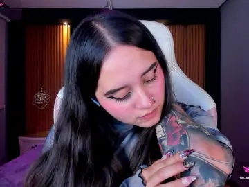 Cam4 Sex Chat of Emmajones9