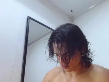 Cam4 Nude Webcam of Albert_Bernal69