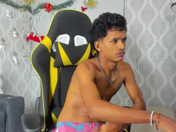 Cam4 Free Live Porn of Boy_Savoy