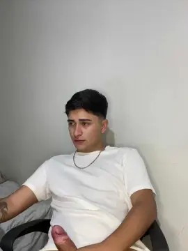 Cam4 Sex Cam of Tavinh067