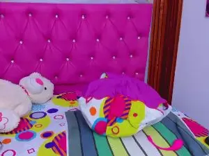 Cam4 Live Sex Cam of ximena_ruiz18