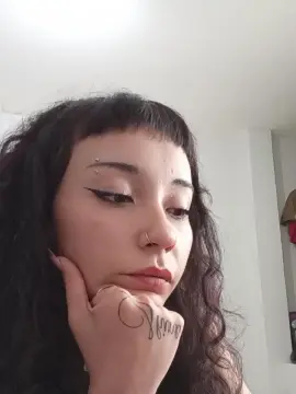 Cam4 Free Live Porn of bibii4444