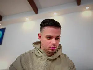 Cam4 Live Sex Cam of Waynenort