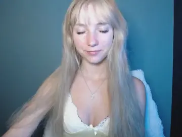 Cam4 Nude Webcam of LuciaAdorable