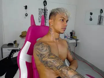 Cam4 Watch Live Sex Cams of Leonard_Price