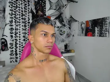 Cam4 Live Sex of Leonard_Price