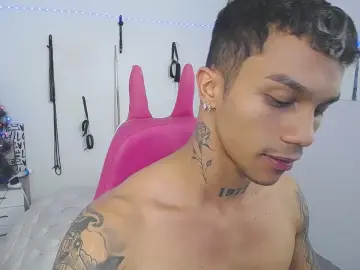 Cam4 Adult Webcams of Leonard_Price