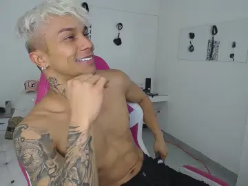 Cam4 Live Sex of Leonard_Price