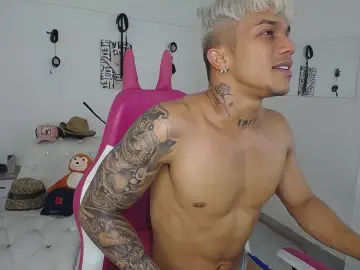 Cam4 Nude Webcam of Leonard_Price