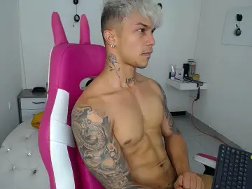 Cam4 Live Sex Cam of Leonard_Price