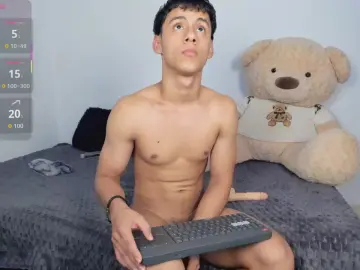 Cam4 Free Live Porn of LittleParker