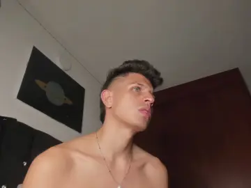 Cam4 Live Sex of kevin_ahs1