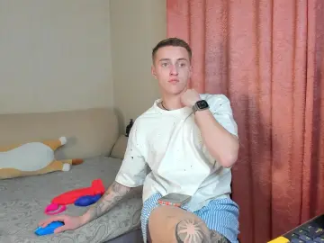 Cam4 Live Porn of crazybottom99