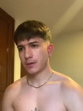 Cam4 Live Sex Cam of Bayron_77