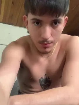 Cam4 Live Sex Cam of Bayron_77