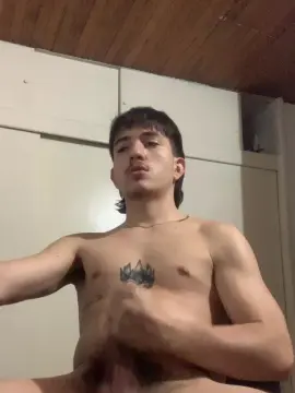 Cam4 Free Live Porn of Bayron_77