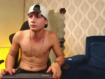 Cam4 Private Sex Chat of ThExotiCoupl3
