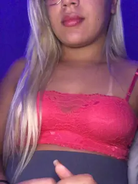 Cam4 Free Live Porn of Juliafisher