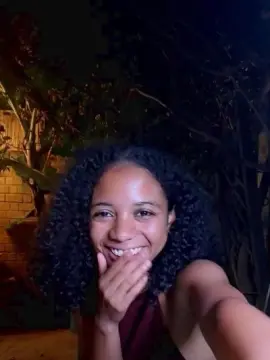 Cam4 Live Porn of NickiFrenchy