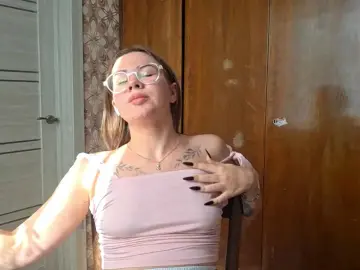 Cam4 Watch Live Sex Cams of MelaniLarios