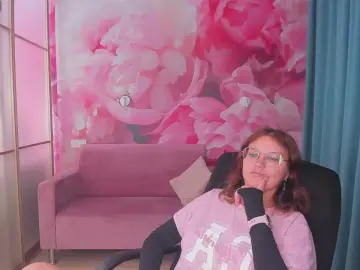 Cam4 Nude Webcam of AngelinaLow