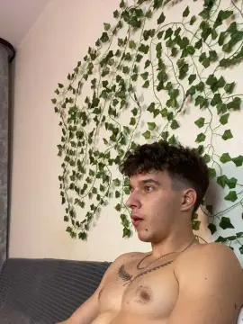 Cam4 Free Porn Cam of bravo_maestro