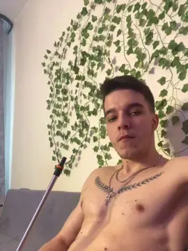 Cam4 Live Porn of bravo_maestro