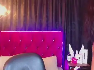 Cam4 Live Porn of agatharodriguez