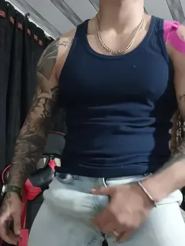 Cam4 Live Porn of Im_massimo777