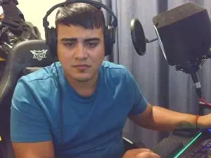 Cam4 Sex Cam of Reyhotfunny