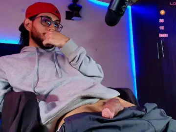 Cam4 Free Porn Cam of kuzzco