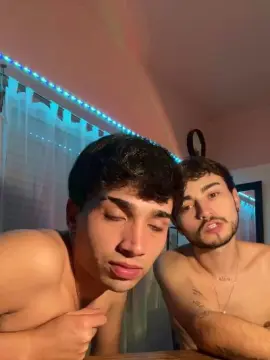 Cam4 Live Sex of Devilboyzzz