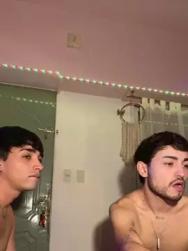 Cam4 Free Live Porn of Devilboyzzz