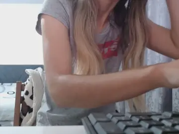 Cam4 Watch Live Sex Cams of Amedeia