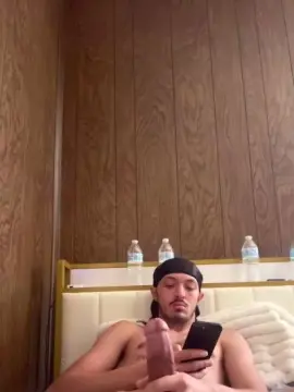 Cam4 Adult Video Chat of BigDjunior8