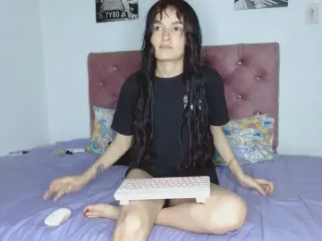 Cam4 Sex Cam of saritaa_luxury