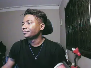 Cam4 Live Sex of Blackluxure95