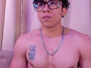 Cam4 Free Live Porn of Akaza_