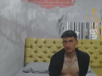 Cam4 Nude Webcam of SavageLover_