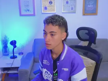 Cam4 Live Sex of yulian_vasquez