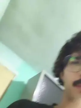 Cam4 Live Sex of emohot1